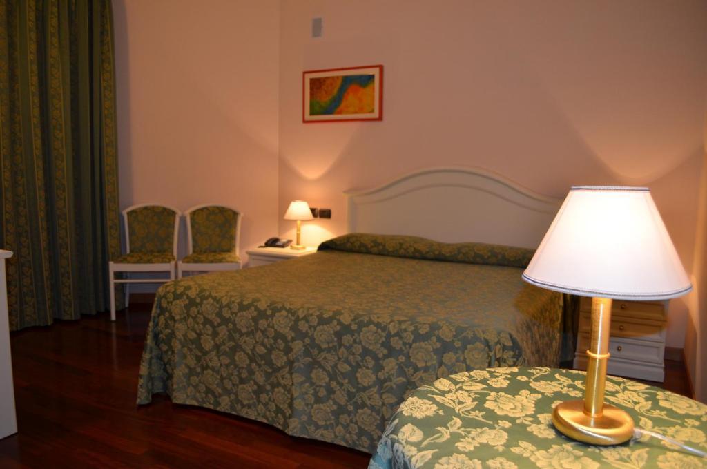 Hotel Olioso Пескьера-дель-Гарда Номер фото