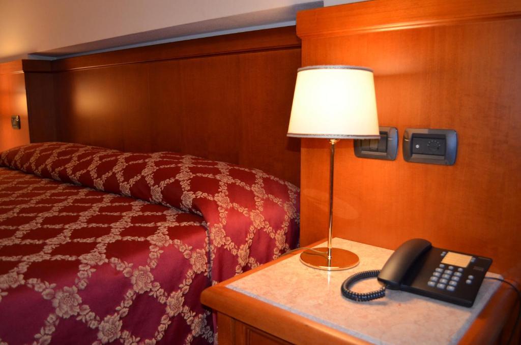 Hotel Olioso Пескьера-дель-Гарда Номер фото