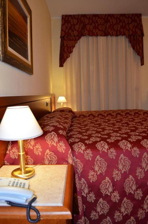 Hotel Olioso Пескьера-дель-Гарда Номер фото