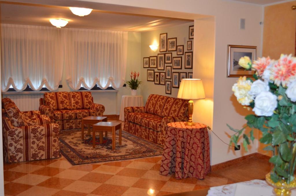 Hotel Olioso Пескьера-дель-Гарда Экстерьер фото