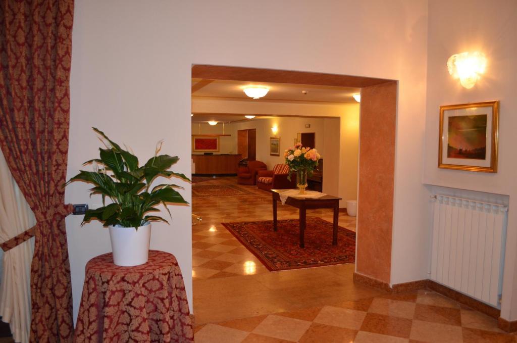 Hotel Olioso Пескьера-дель-Гарда Экстерьер фото