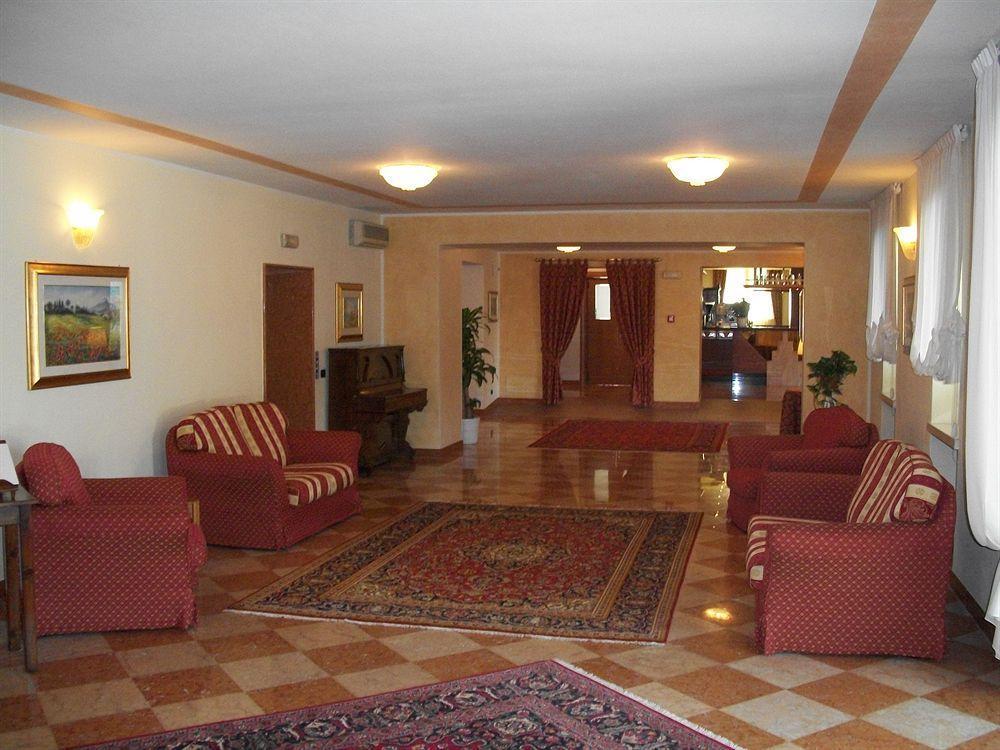Hotel Olioso Пескьера-дель-Гарда Экстерьер фото