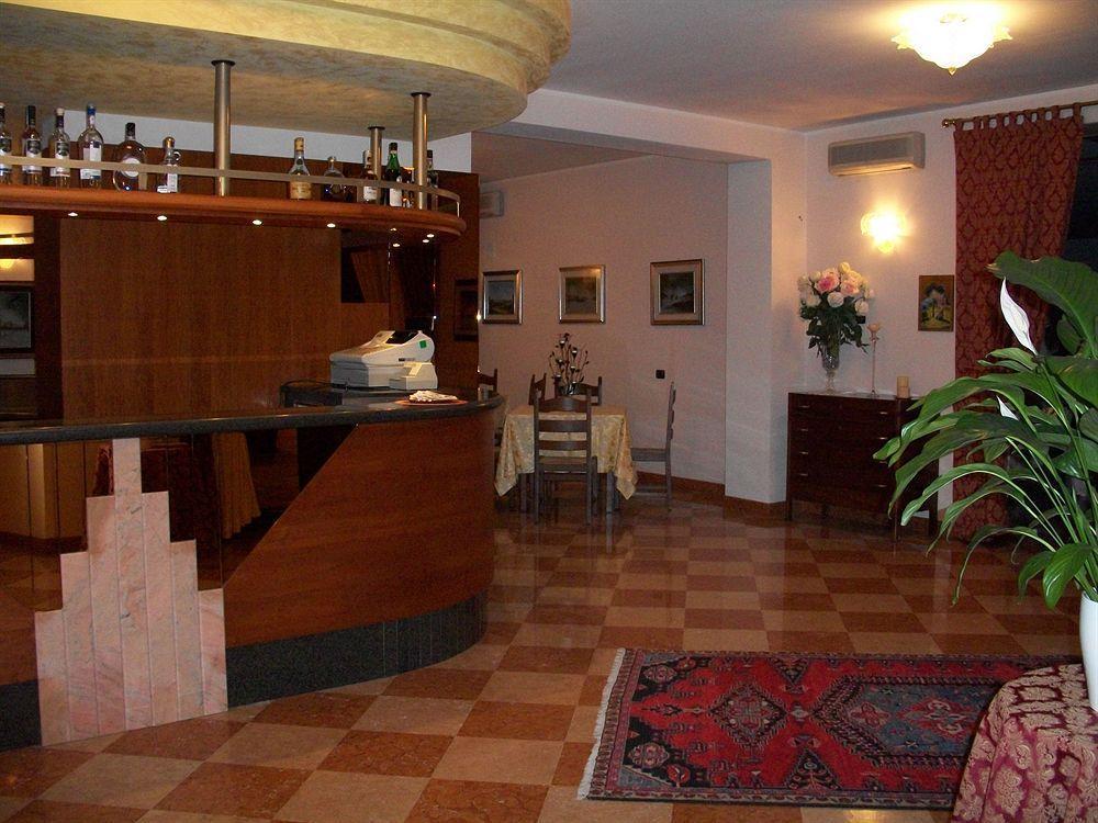 Hotel Olioso Пескьера-дель-Гарда Экстерьер фото