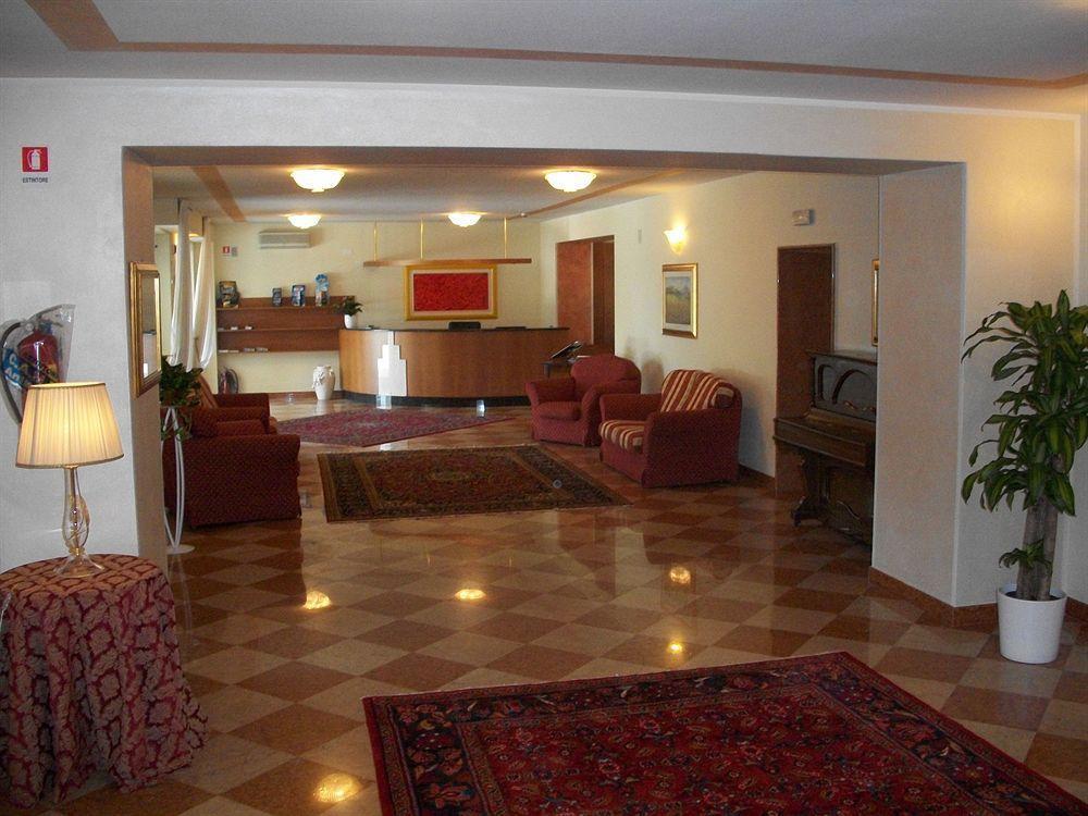 Hotel Olioso Пескьера-дель-Гарда Экстерьер фото