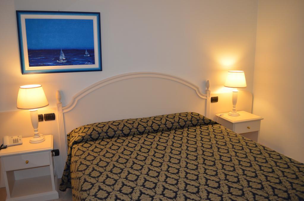 Hotel Olioso Пескьера-дель-Гарда Экстерьер фото