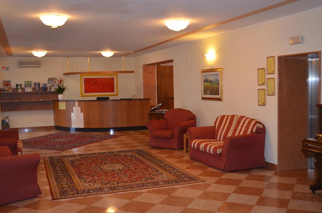 Hotel Olioso Пескьера-дель-Гарда Экстерьер фото