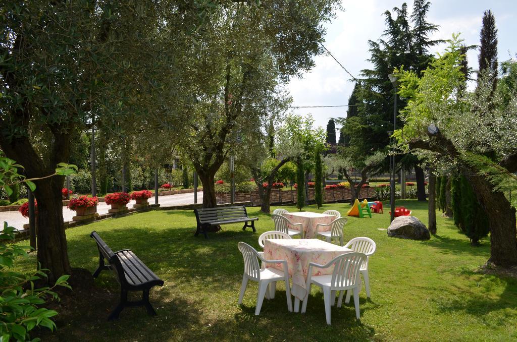 Hotel Olioso Пескьера-дель-Гарда Экстерьер фото