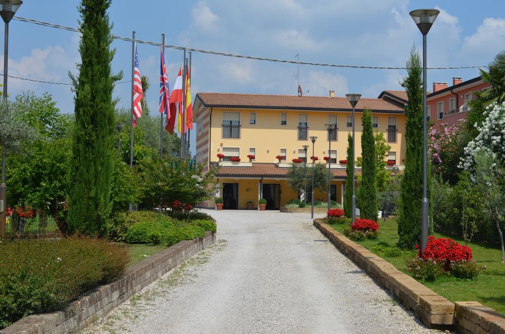 Hotel Olioso Пескьера-дель-Гарда Экстерьер фото